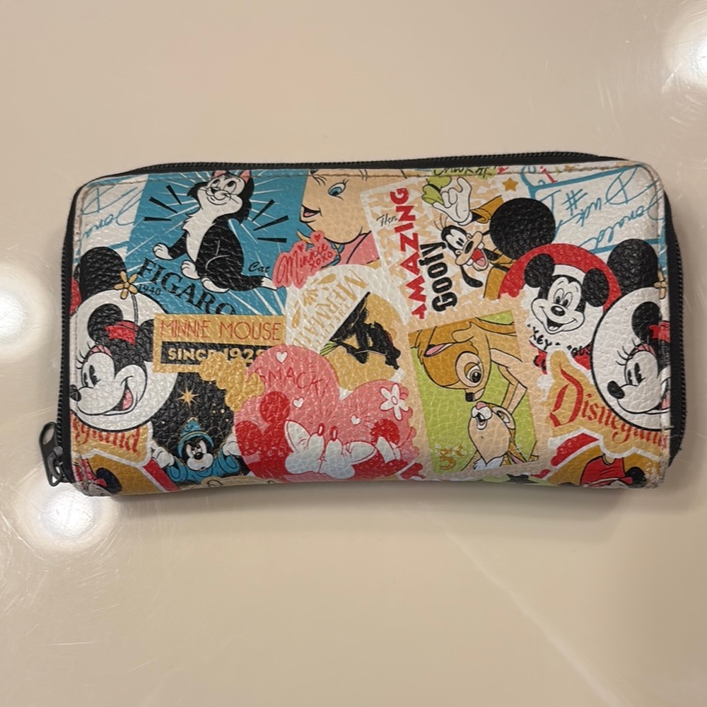 Disney Parks Black and White Fabric Label